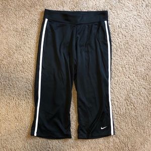 Nike Capri workout pants, black